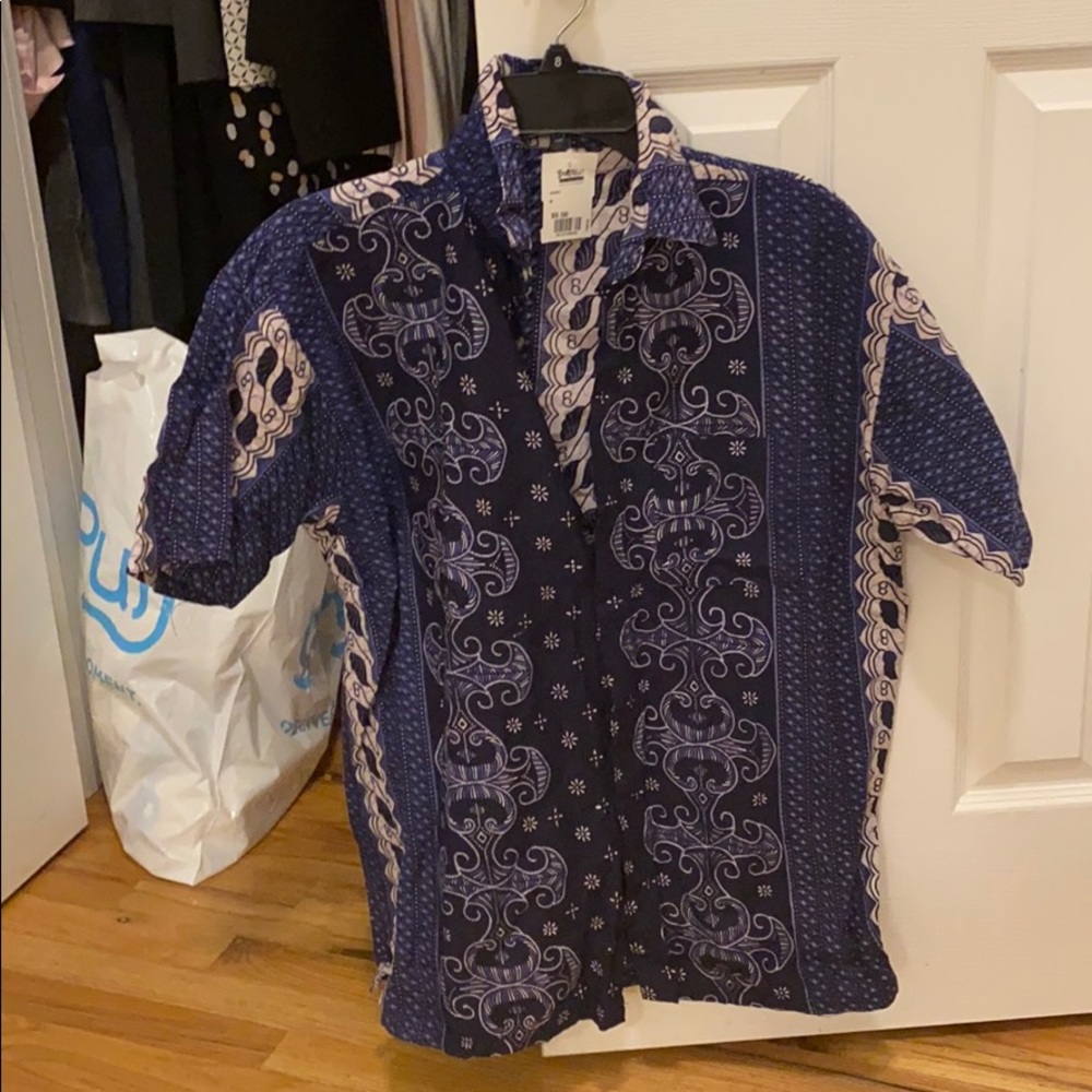 Cool vintage bandanna pattern button up